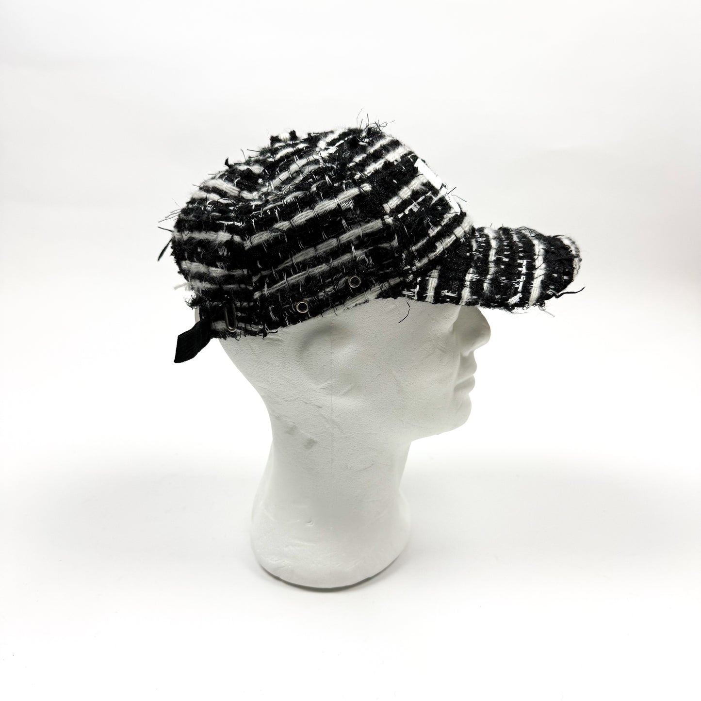 UNDISCLOSED ATELIER Tweed Time Traveller Kappe