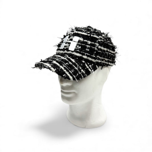 UNDISCLOSED ATELIER Tweed Time Traveller Kappe