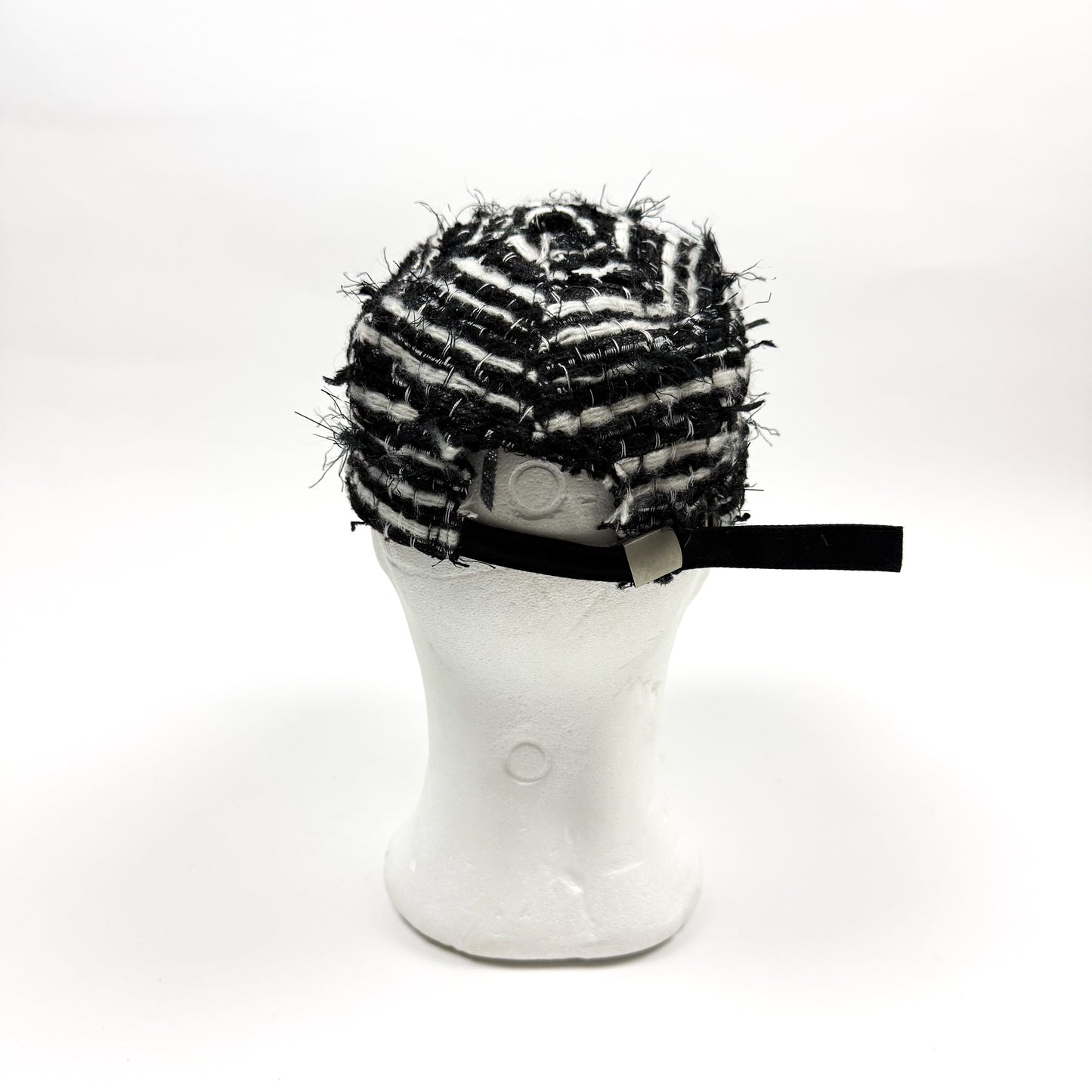 UNDISCLOSED ATELIER Tweed Time Traveller Kappe